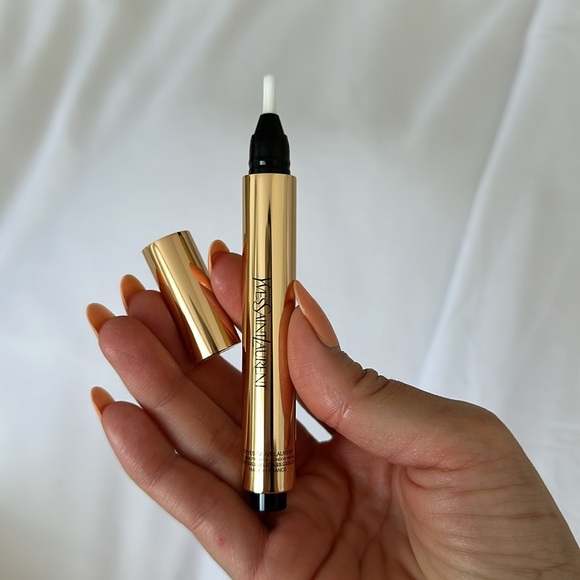 YSL Touche Éclat Awakening Concealer Click Pen- 1 Luminous Radiance - Picture 10 of 11